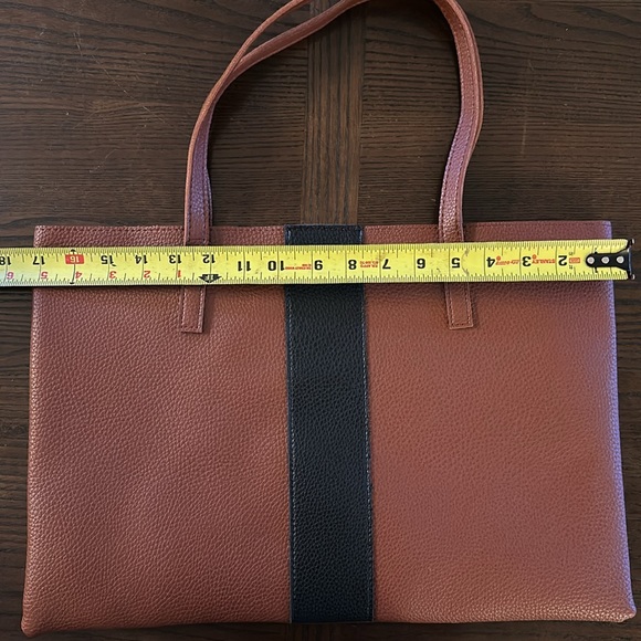 NWOT Leather purse by Vince Camuto - Picture 6 of 7